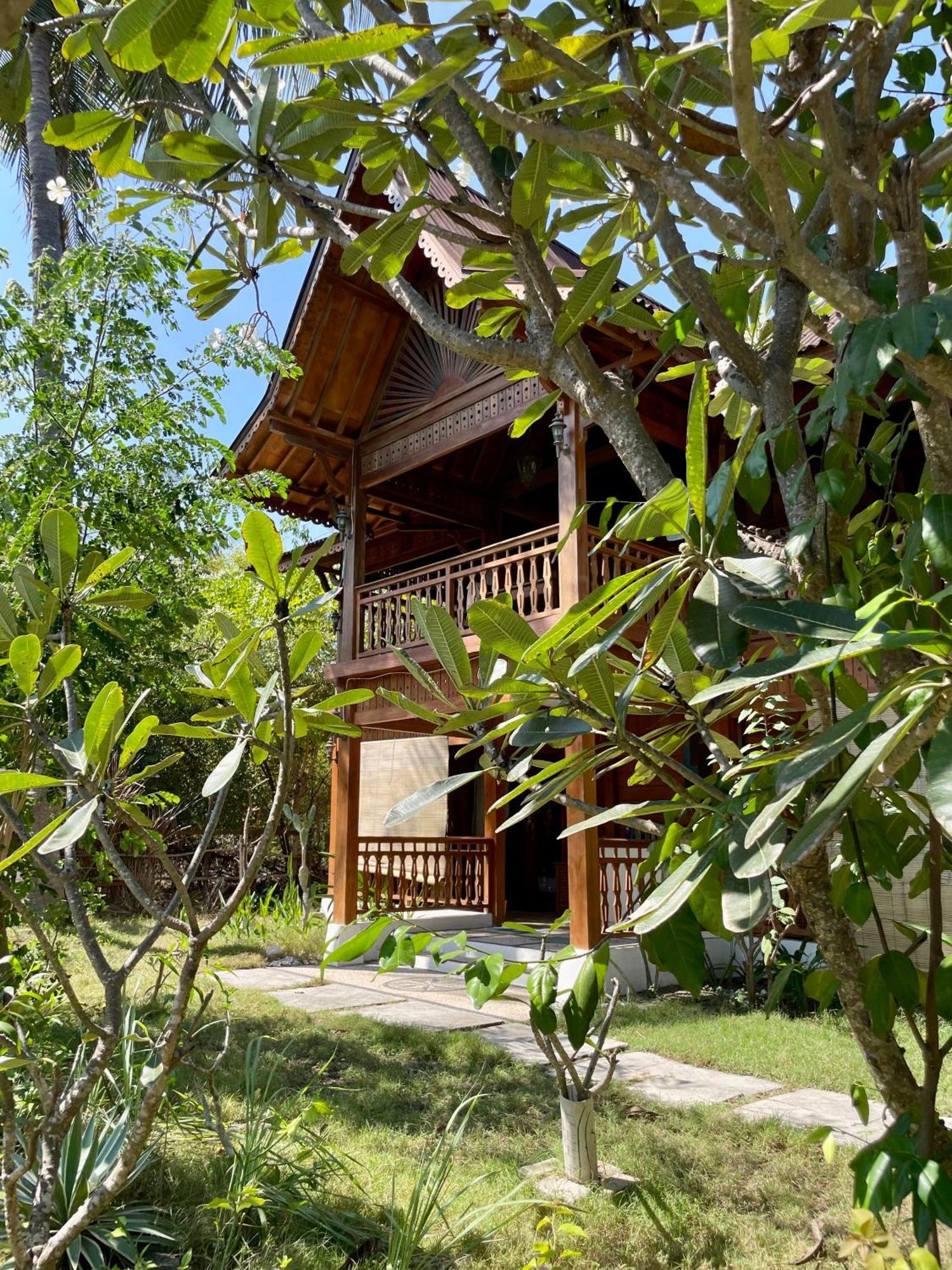 The Exile Sunsetpoint Hotel Quần đảo Gili Ngoại thất bức ảnh