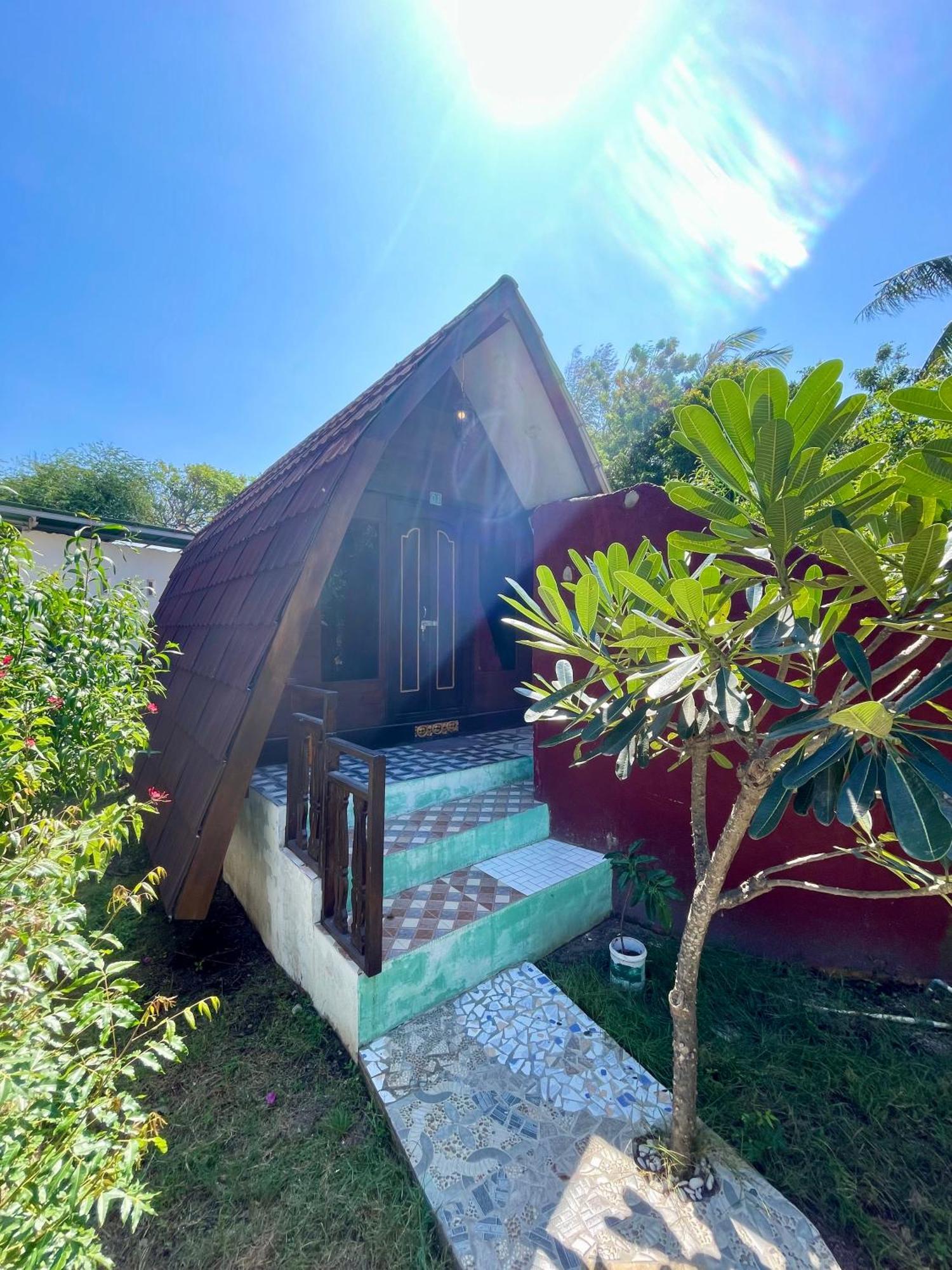 The Exile Sunsetpoint Hotel Quần đảo Gili Ngoại thất bức ảnh