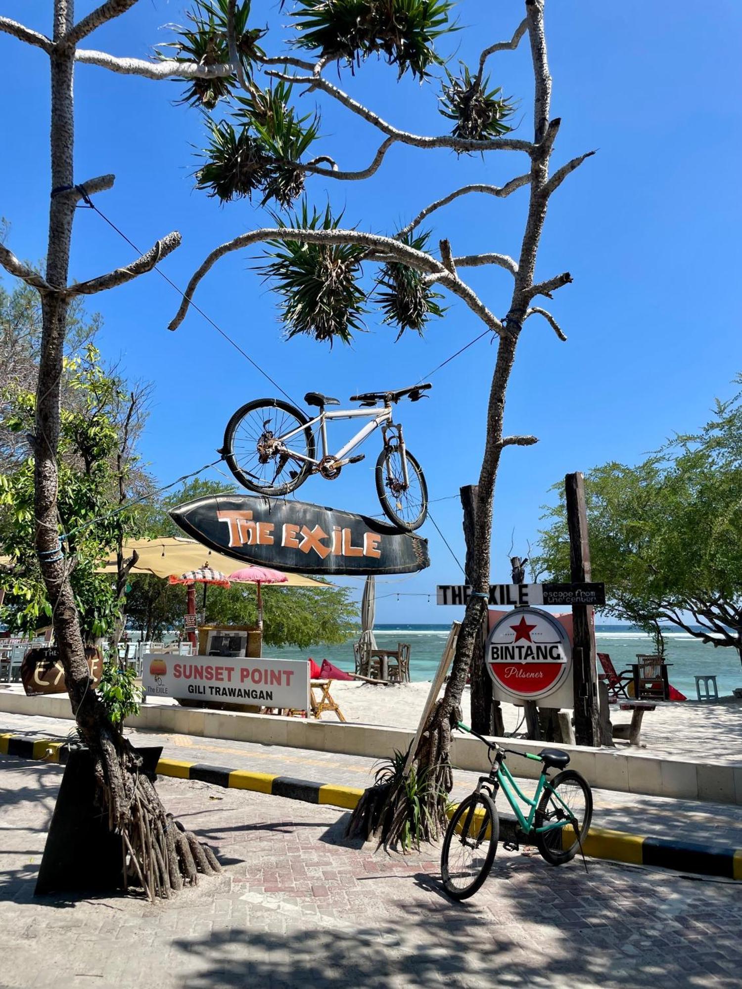 The Exile Sunsetpoint Hotel Quần đảo Gili Ngoại thất bức ảnh